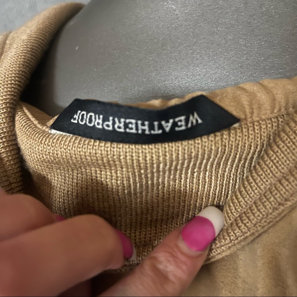Weatherproof pull over - Picture 3 of 5